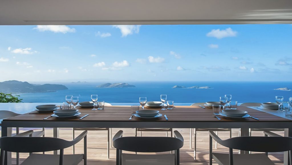 Villa Ginger dining area